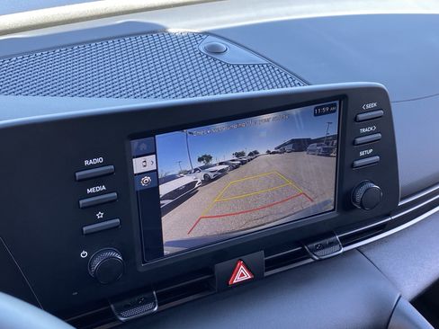 Certified 2025 Hyundai Elantra Sport image 22