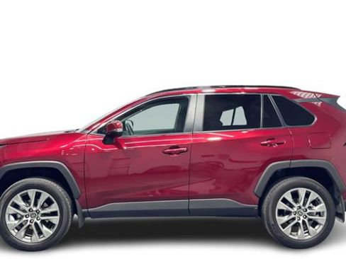 Used 2024 Toyota RAV4 XLE Premium image 1