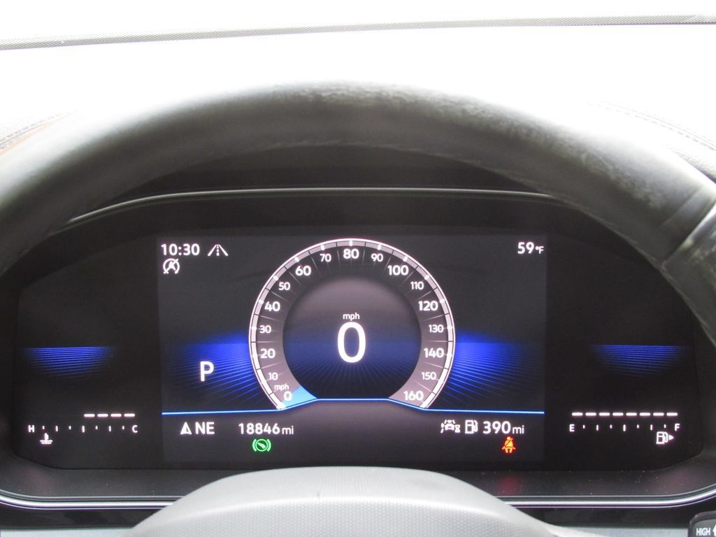 Used 2025 Volkswagen Jetta SE FWD image 21