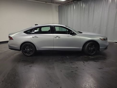 Used 2025 Honda Accord SE image 9