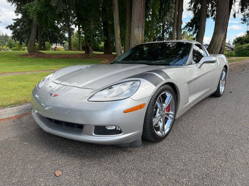 Used 2007 Chevrolet Corvette Coupe w/ Preferred Equipment Group RWD image 9