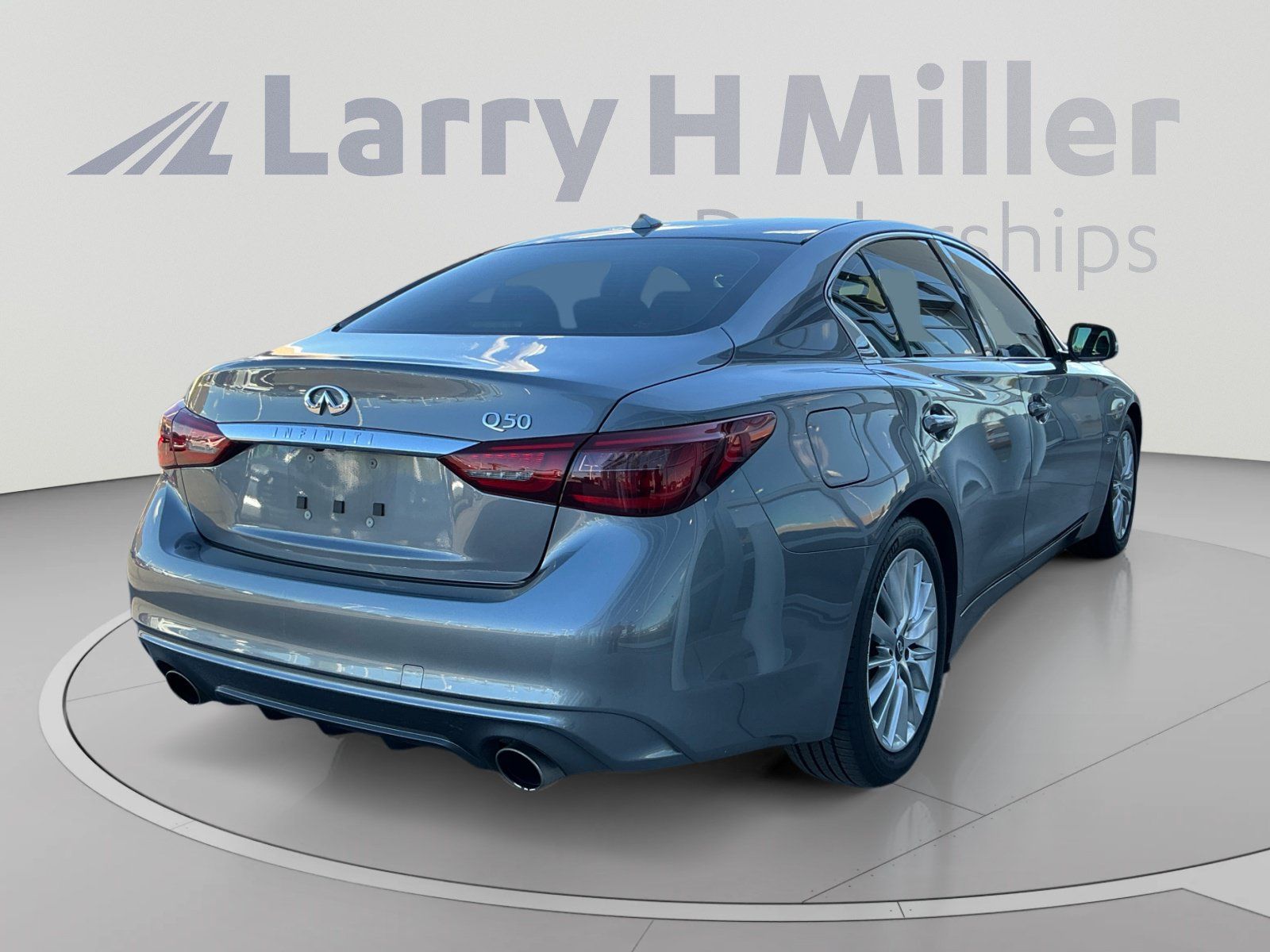 Used 2019 INFINITI Q50 Luxe w/ All Weather Package (L93) RWD image 5