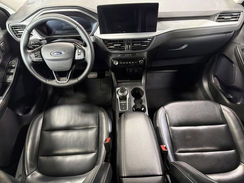 Used 2024 Ford Escape Platinum image 10