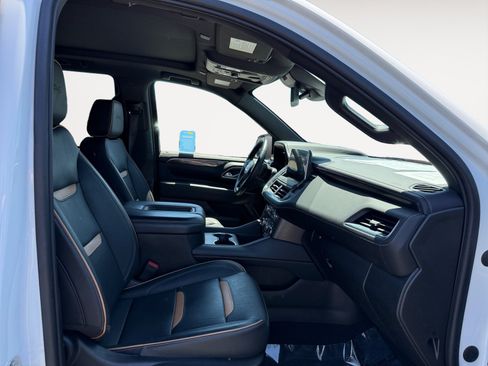 Used 2023 GMC Yukon AT4 w/ AT4 Premium Plus Package AWD/4WD image 19
