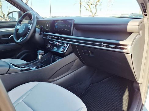 Certified 2025 Hyundai Santa Cruz SEL image 10