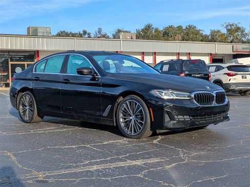 Used 2021 BMW 530i w/ M Sport Package image 2