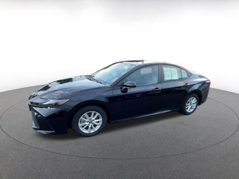 Used 2025 Toyota Camry LE image 8