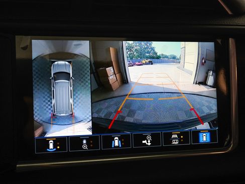 Used 2021 GMC Yukon XL Denali w/ Denali Ultimate Package AWD/4WD image 27