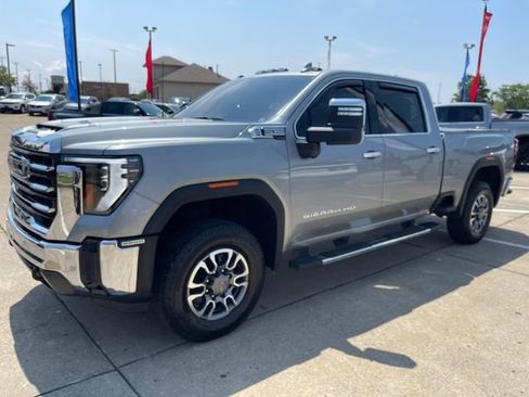 Used 2025 GMC Sierra 2500 SLT w/ SLT Convenience Package AWD/4WD image 2
