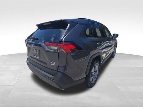 Used 2024 Toyota RAV4 XLE AWD/4WD image 5