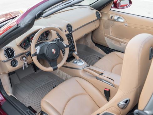 Used 2011 Porsche Boxster image 10