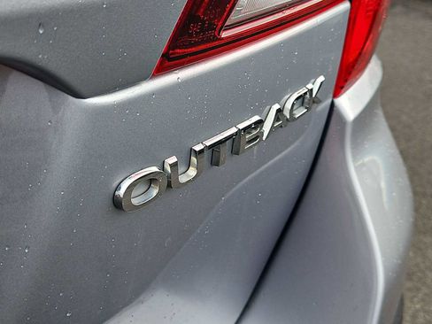 Used 2018 Subaru Outback 2.5i Premium image 13