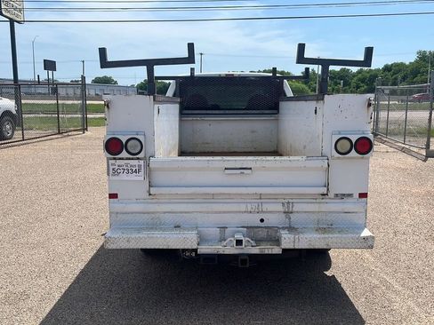 Used 2010 Ford F250 XL image 3