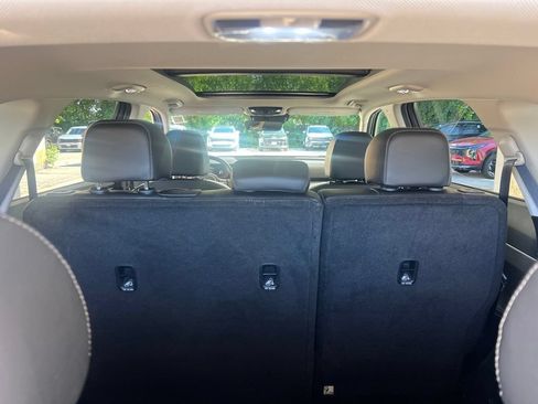 Certified 2025 Kia Sorento S w/ Panoramic Sunroof Package FWD image 13
