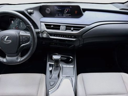 Used 2019 Lexus UX 200 w/ Premium Package FWD image 19