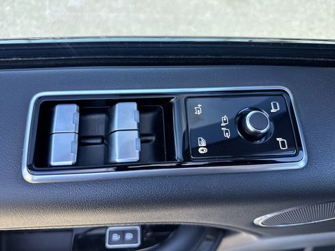 Used 2021 Land Rover Range Rover image 15