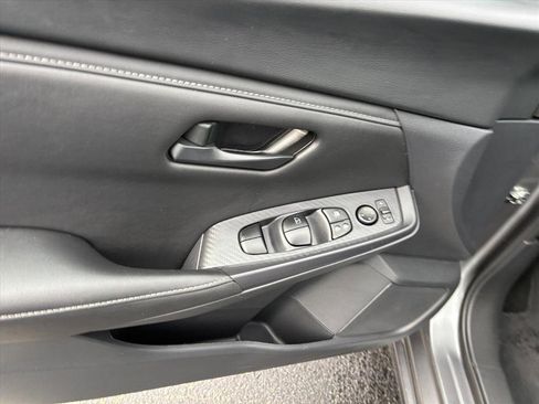 Used 2024 Nissan Sentra S image 24