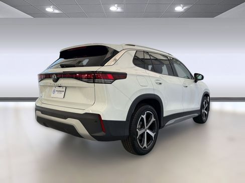 New 2026 Volkswagen Tiguan SE image 9