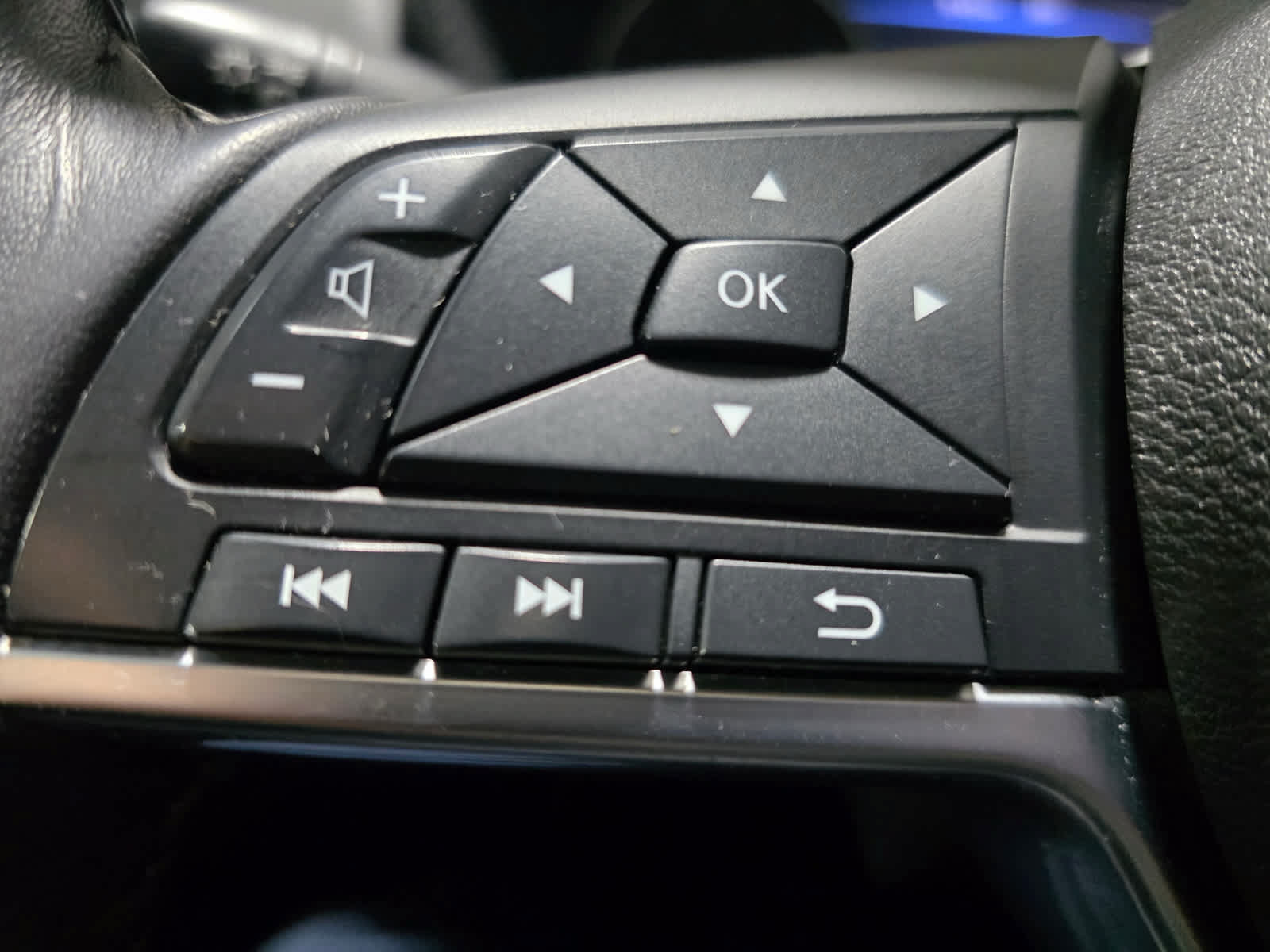 Used 2020 Nissan Sentra SV FWD image 18