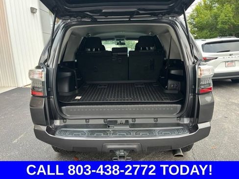 Used 2017 Toyota 4Runner SR5 AWD/4WD image 33