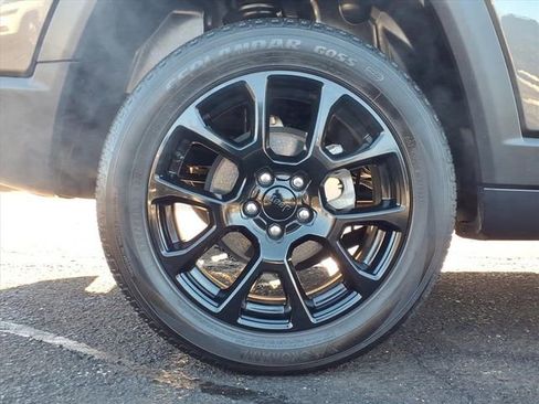 Certified 2022 Jeep Compass Altitude image 9