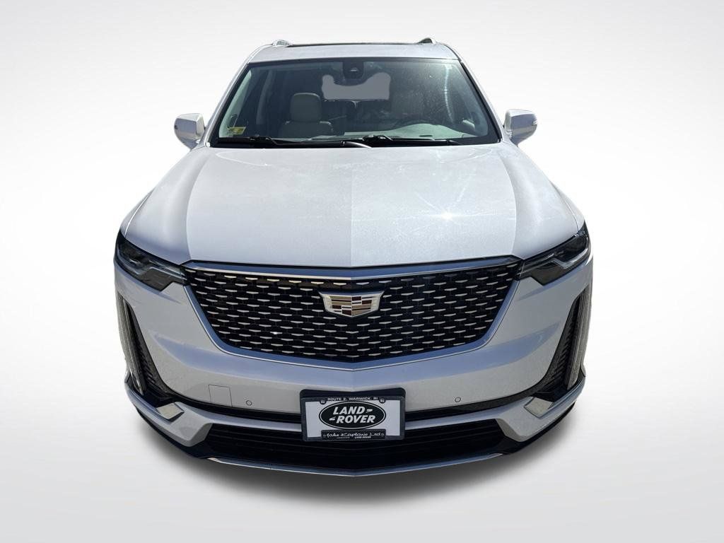 Used 2021 Cadillac XT6 Premium Luxury AWD/4WD image 2
