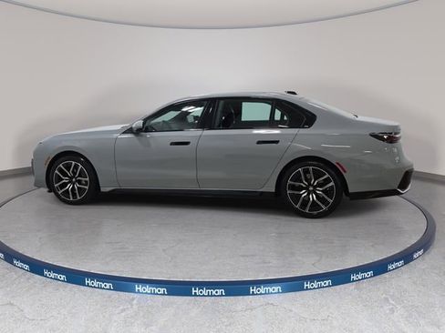 Certified 2025 BMW 740i xDrive AWD/4WD image 8