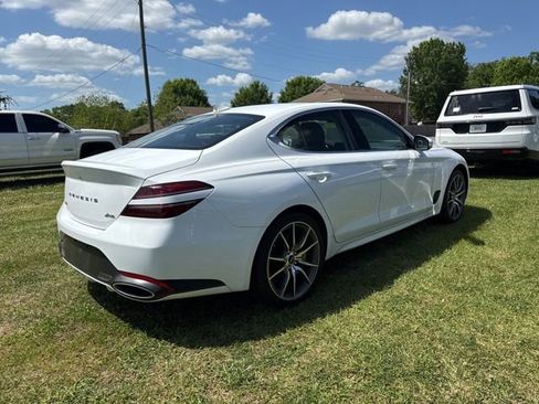 Used 2025 Genesis G70 2.5T image 5