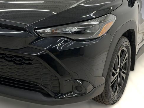 Used 2024 Toyota Corolla Cross AWD Hybrid w/ Moonroof Package image 9