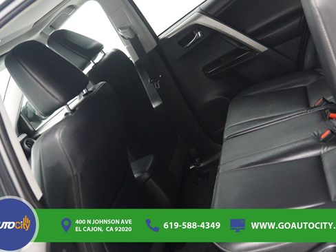 Used 2018 Toyota RAV4 Limited w/ Advanced Technology Package FWD image 12