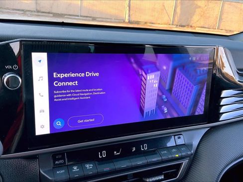 Used 2025 Toyota Camry SE w/ Multimedia Upgrade Package image 31