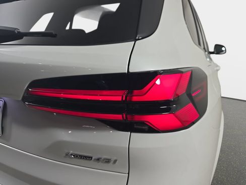 New 2026 BMW X5 xDrive40i w/ M Sport Package AWD/4WD image 35