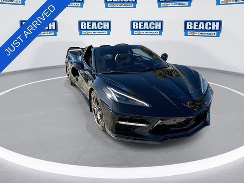 Used 2023 Chevrolet Corvette Stingray Premium Conv w/ Z51 Performance Package RWD image 2