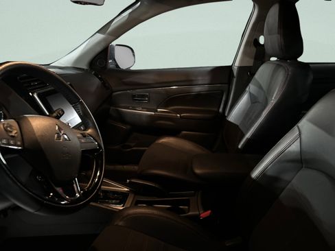 Used 2024 Mitsubishi Outlander Sport SE image 11