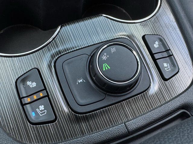 Used 2021 GMC Acadia SLT w/ Elevation Edition FWD image 22