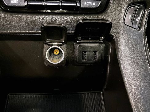 Used 2019 Chevrolet Tahoe LT w/ Luxury Package AWD/4WD image 28