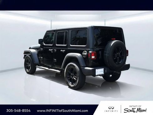 Used 2022 Jeep Wrangler Unlimited Sport AWD/4WD image 6