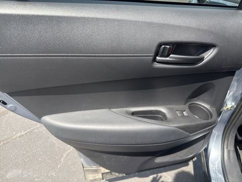 Used 2022 Toyota Corolla Cross LE w/ Moonroof Package image 22