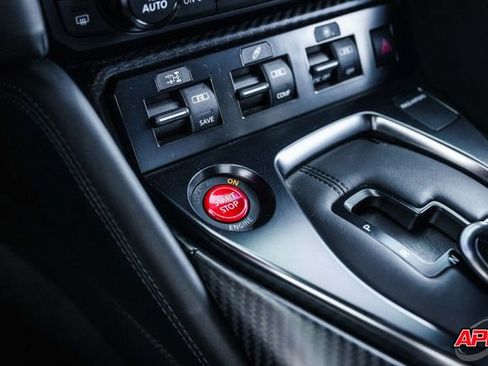 Used 2020 Nissan GT-R Premium w/ Premium Interior Package image 16