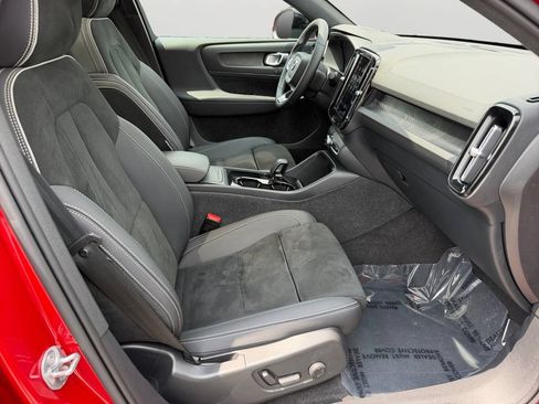 Certified 2023 Volvo C40 P8 Recharge Ultimate AWD/4WD image 8
