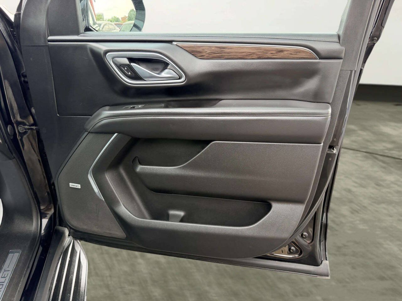 Used 2021 Chevrolet Suburban LT AWD/4WD image 31
