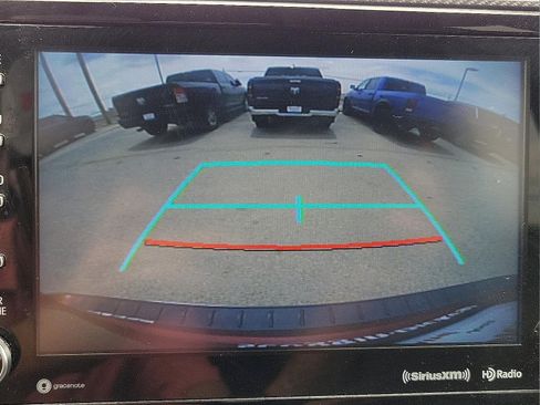 Used 2022 Toyota Highlander XSE FWD image 14