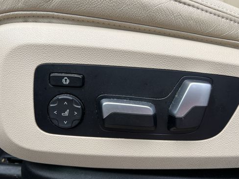 Used 2022 BMW X5 sDrive40i w/ Premium Package RWD image 36