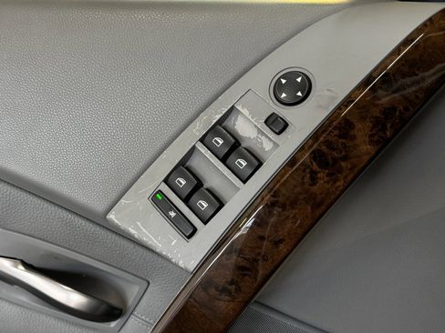 Used 2006 BMW 530xi Wagon image 14