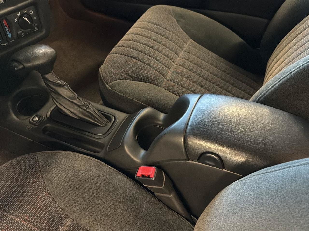 Used 2003 Chevrolet Monte Carlo SS w/ Mirror Group FWD image 19