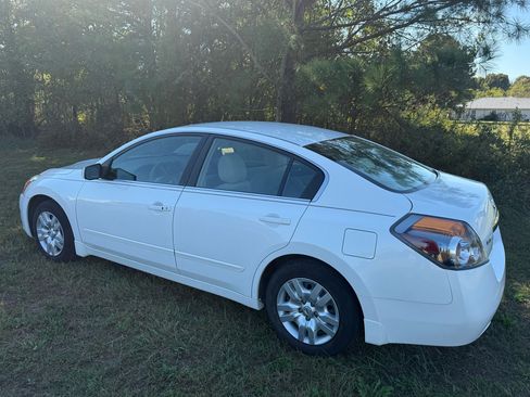 Used 2010 Nissan Altima 2.5 S image 8