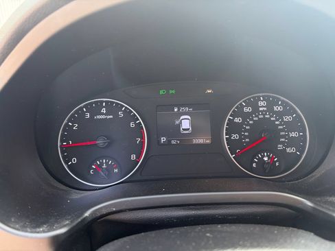 Used 2023 Kia Seltos LX AWD/4WD image 13