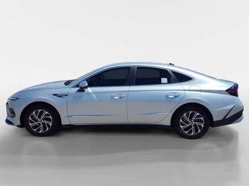 New 2026 Hyundai Sonata Blue FWD image 2