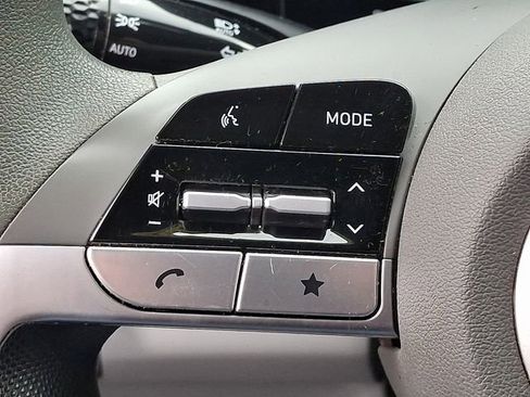 Used 2024 Hyundai Elantra SEL FWD image 21