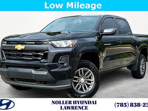 Used 2024 Chevrolet Colorado LT w/ LT Convenience Package II image 1
